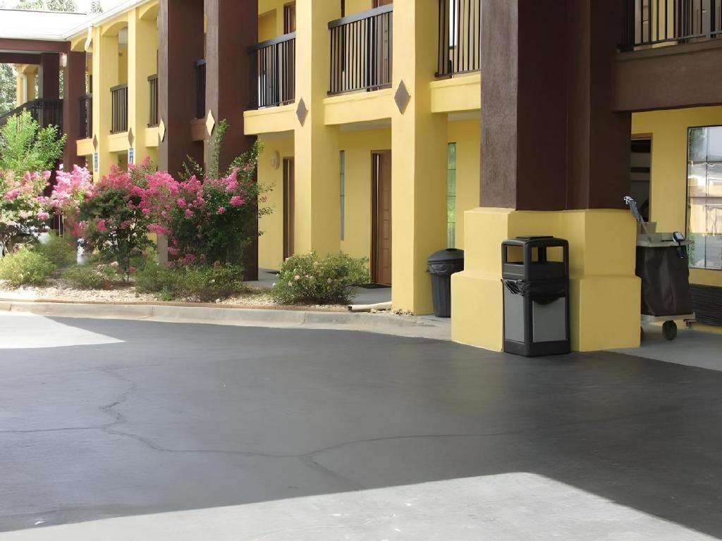 Days Inn & Suites By Wyndham Fort Valley Ngoại thất bức ảnh