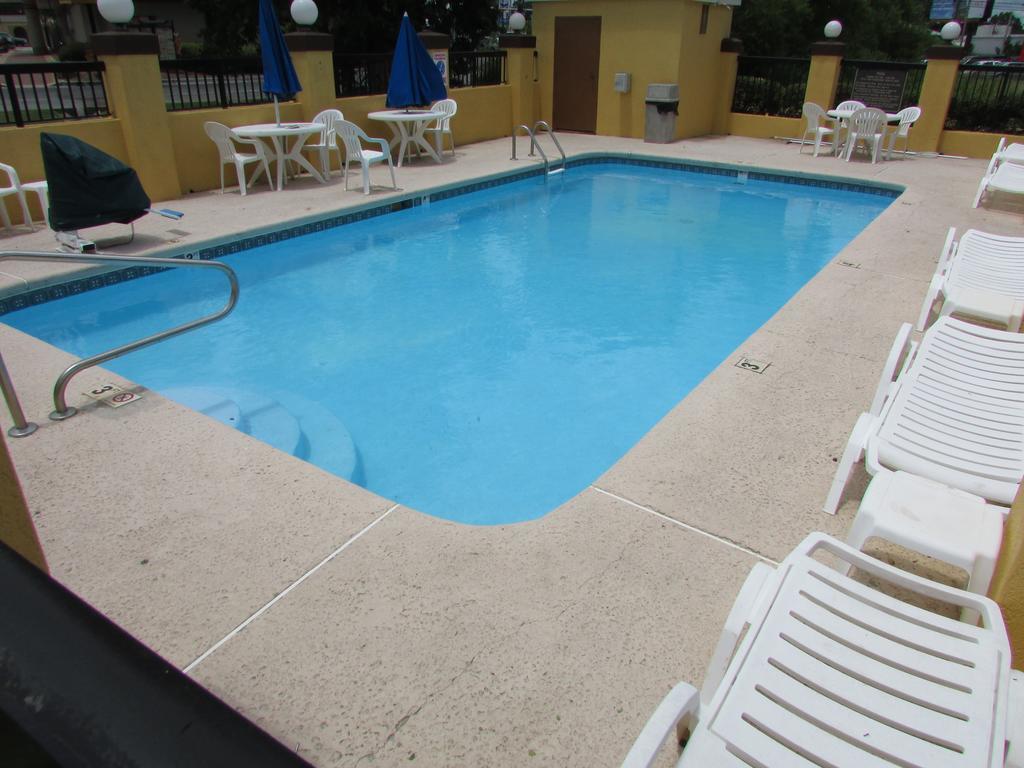 Days Inn & Suites By Wyndham Fort Valley Ngoại thất bức ảnh